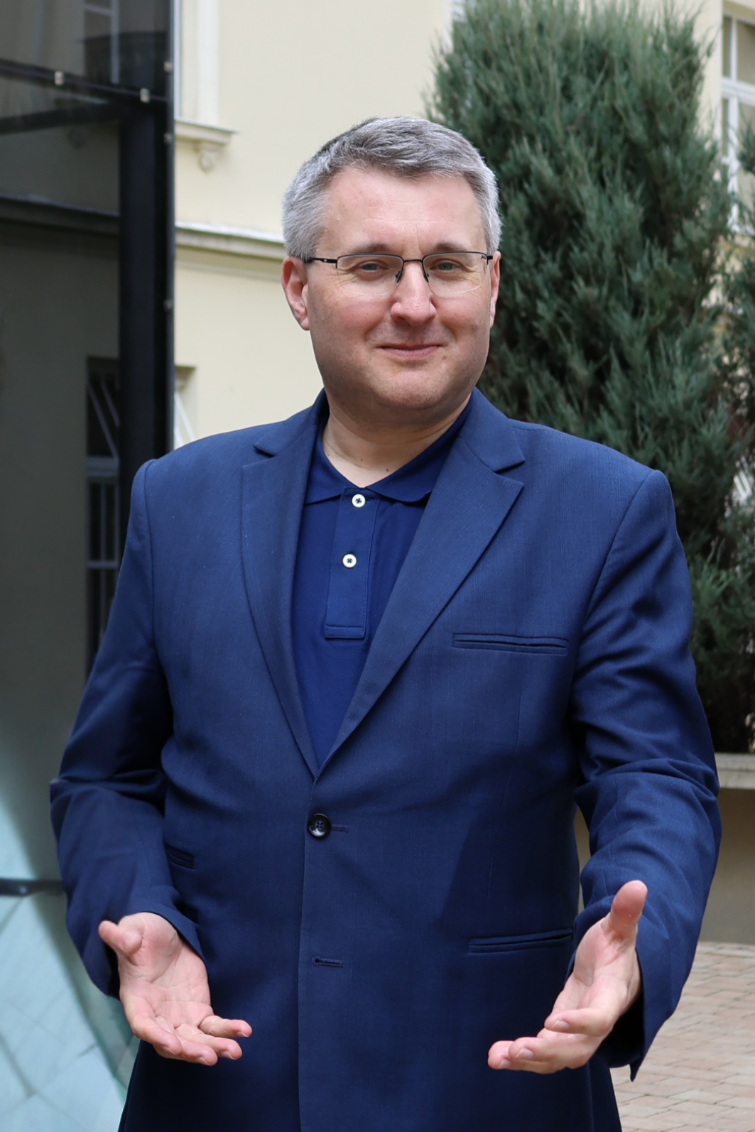 Portret dr hab. Piotra Duchlińskiego