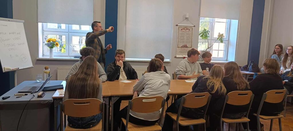 577166161_1334008871851004_4018624275978195204_n