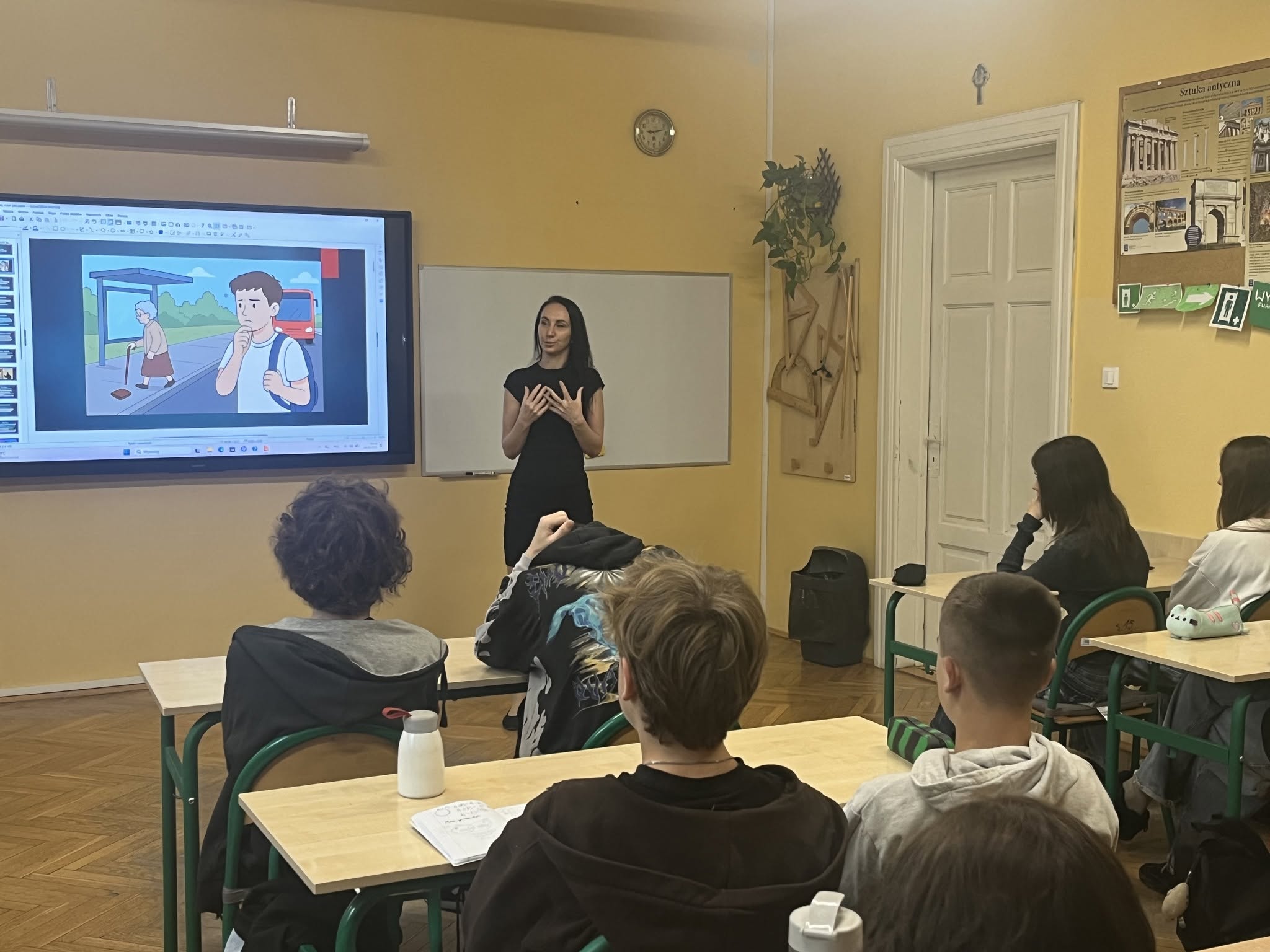 dr Ewa Odoj w XLIII LO w Krakowie